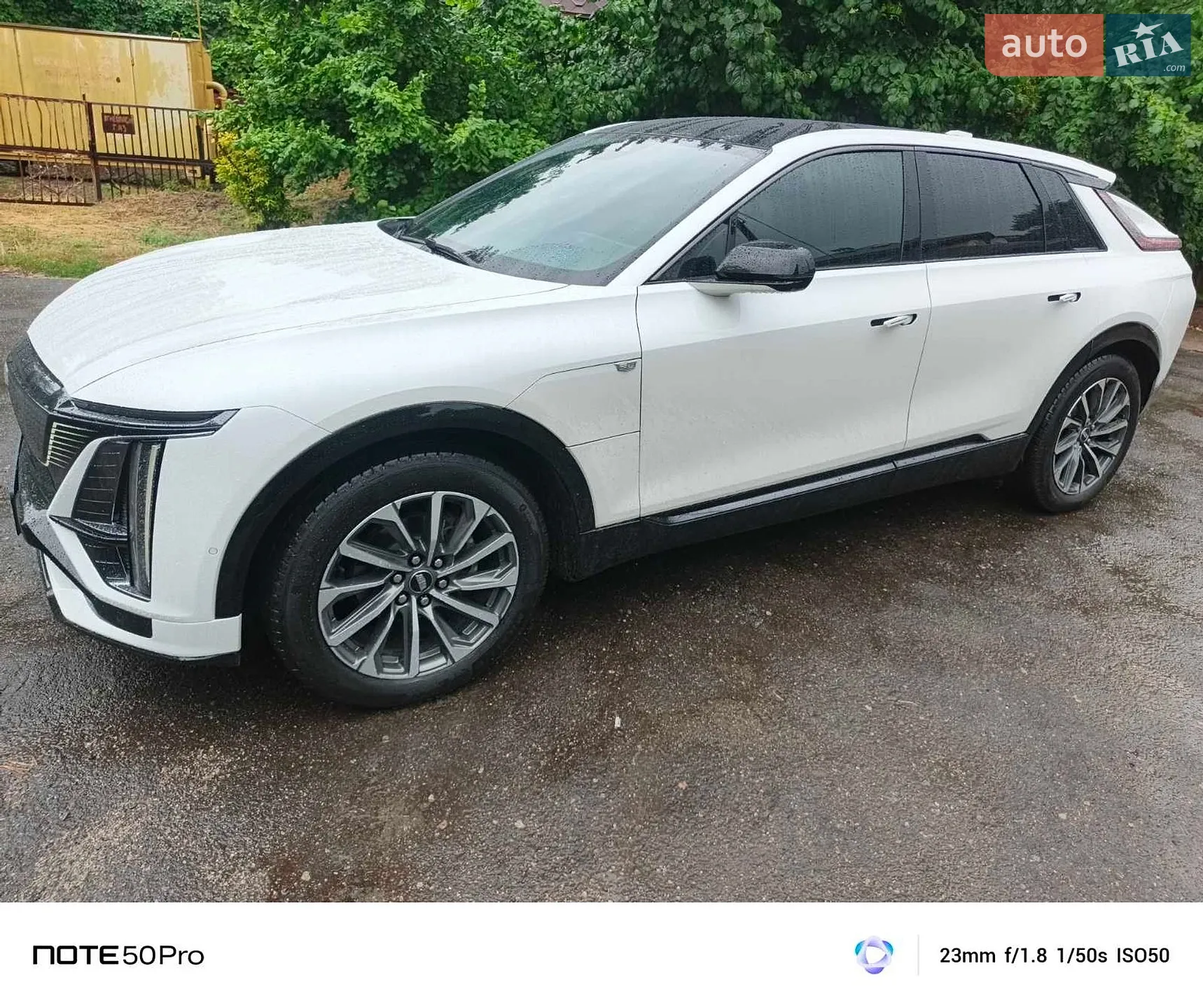 2024 Cadillac Lyriq - мініатюра 2