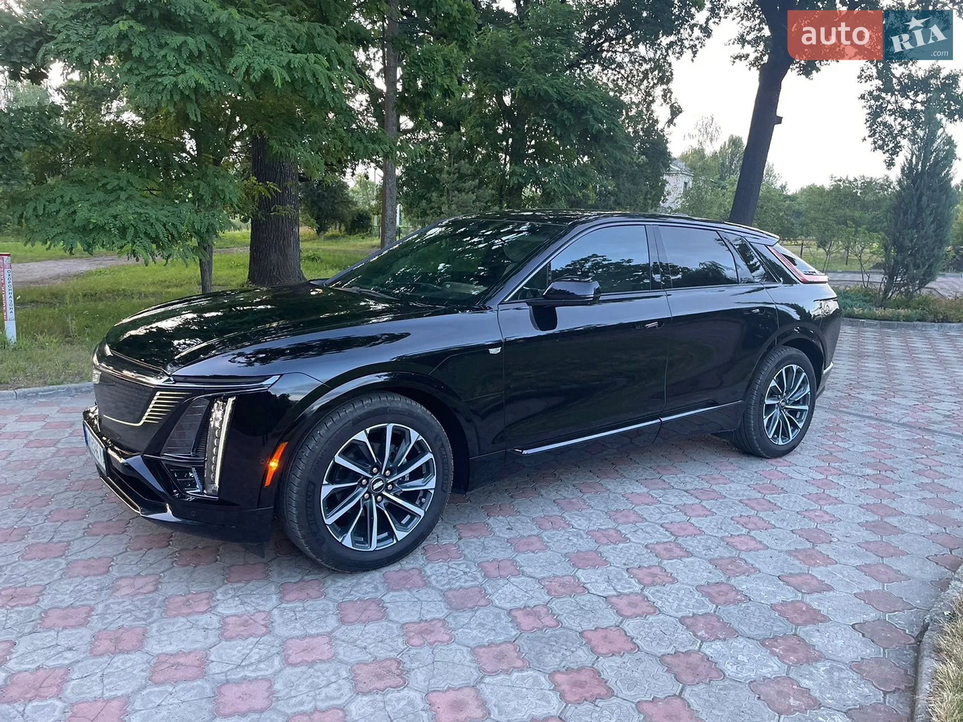 2023 Cadillac Lyriq - мініатюра 2