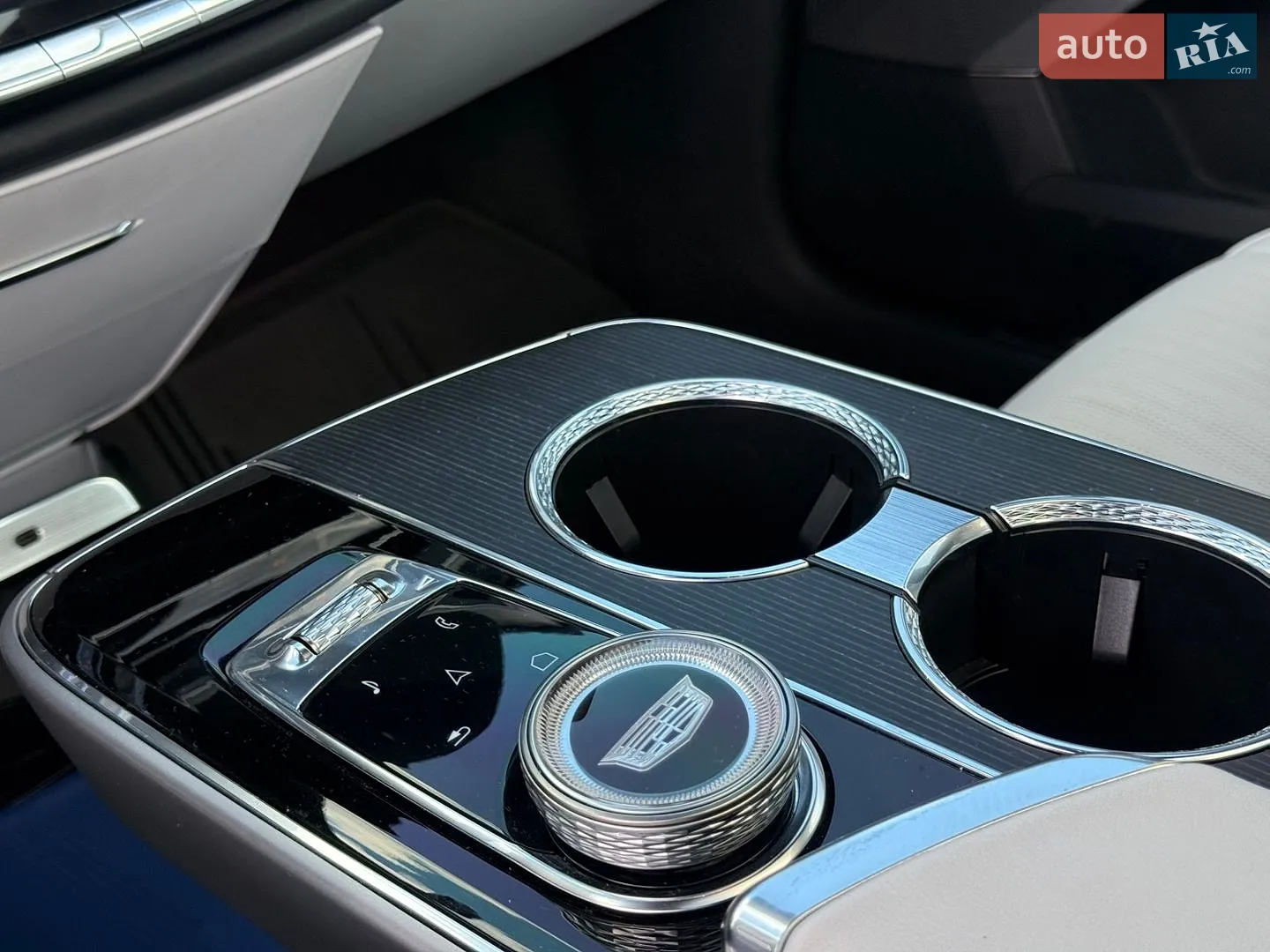 2024 Cadillac Lyriq - мініатюра 11