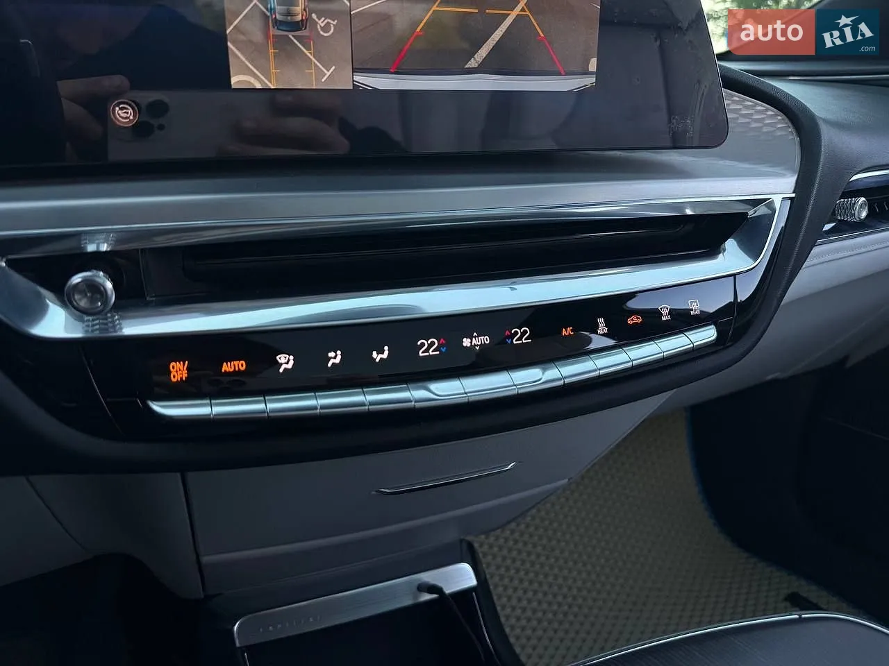2023 Cadillac Lyriq - мініатюра 23