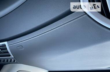 Внедорожник / Кроссовер Cadillac SRX 2010 в 