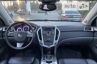 Внедорожник / Кроссовер Cadillac SRX 2010 в 