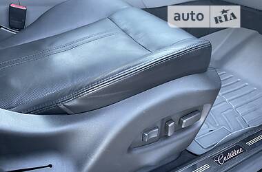 Внедорожник / Кроссовер Cadillac SRX 2010 в 
