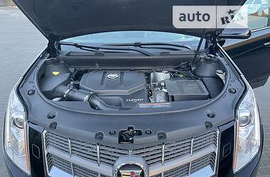 Внедорожник / Кроссовер Cadillac SRX 2010 в 