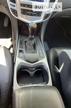 Внедорожник / Кроссовер Cadillac SRX 2011 в 