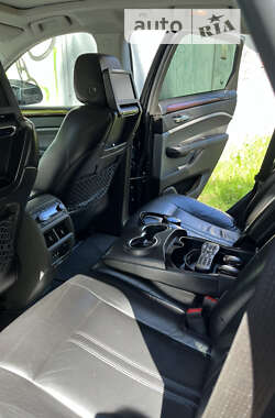 Внедорожник / Кроссовер Cadillac SRX 2011 в 