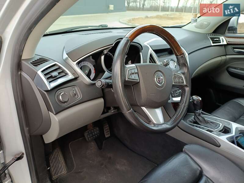 Позашляховик / Кросовер Cadillac SRX 2011 в Броварах