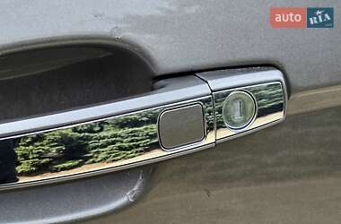 Позашляховик / Кросовер Cadillac SRX 2010 в 
