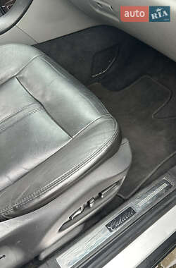 Внедорожник / Кроссовер Cadillac SRX 2010 в 