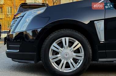 Позашляховик / Кросовер Cadillac SRX 2014 в 