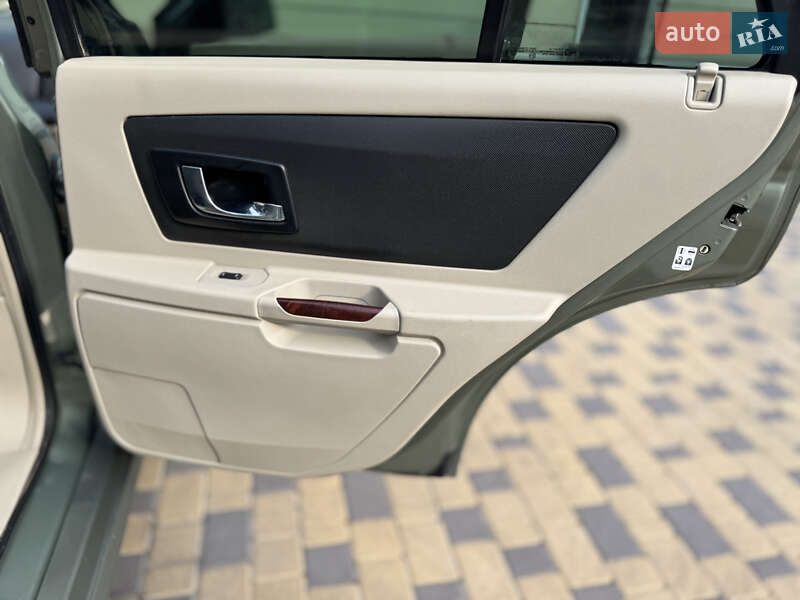 Внедорожник / Кроссовер Cadillac SRX 2004 в Могилев-Подольске