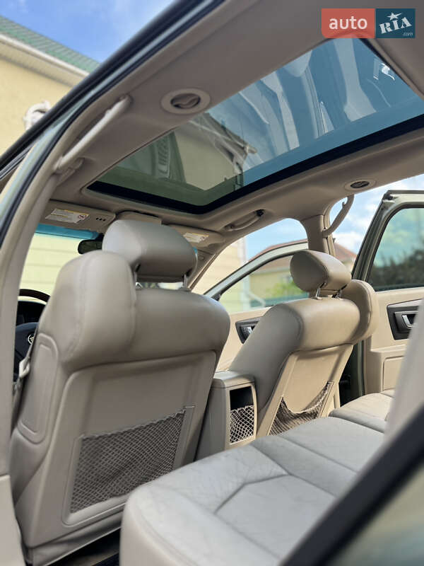 Внедорожник / Кроссовер Cadillac SRX 2004 в Могилев-Подольске