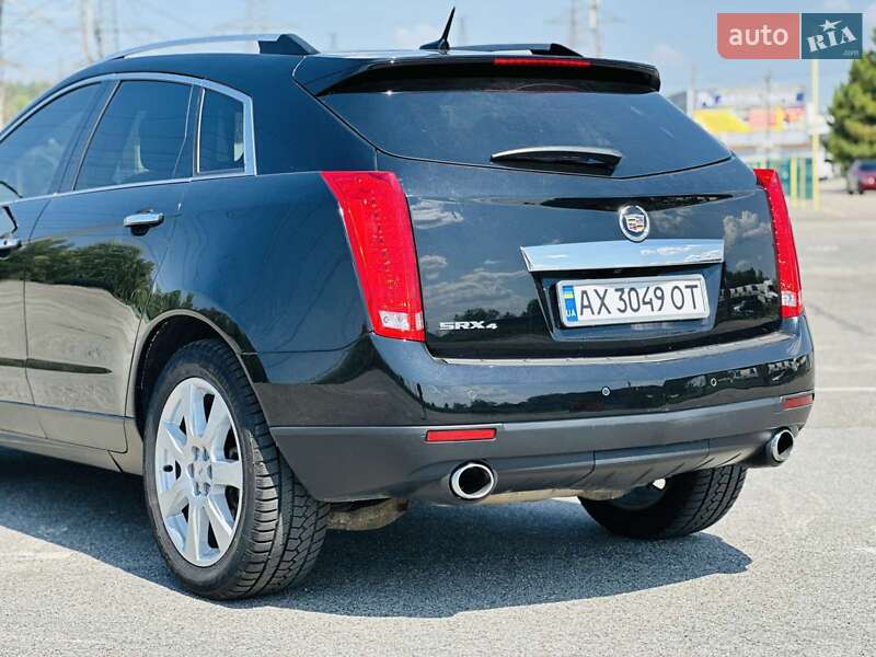 Позашляховик / Кросовер Cadillac SRX 2011 в Харкові