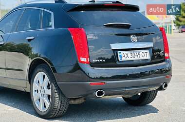 Позашляховик / Кросовер Cadillac SRX 2011 в 