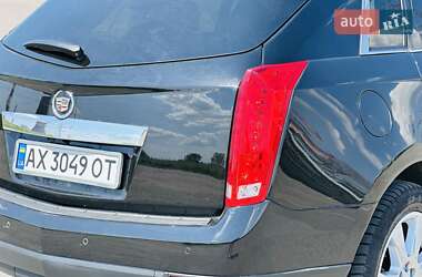 Позашляховик / Кросовер Cadillac SRX 2011 в 