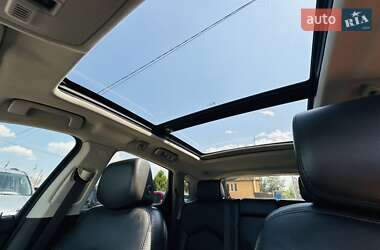 Позашляховик / Кросовер Cadillac SRX 2011 в 