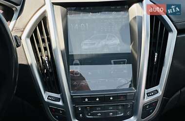 Позашляховик / Кросовер Cadillac SRX 2011 в 