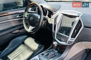 Позашляховик / Кросовер Cadillac SRX 2011 в 