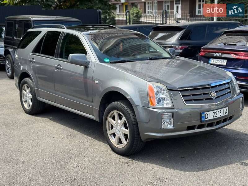 Внедорожник / Кроссовер Cadillac SRX 2005 в 