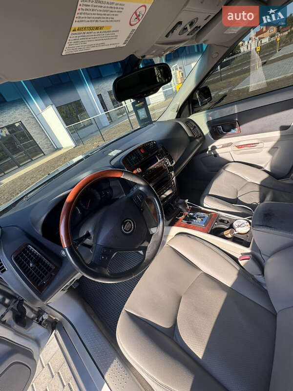 Внедорожник / Кроссовер Cadillac SRX 2004 в Одессе