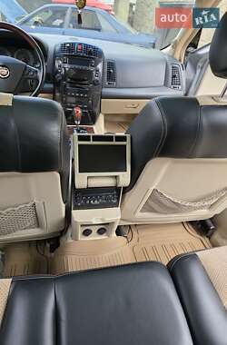 Позашляховик / Кросовер Cadillac SRX 2004 в 