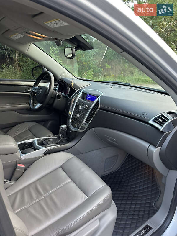 Позашляховик / Кросовер Cadillac SRX 2011 в Києві
