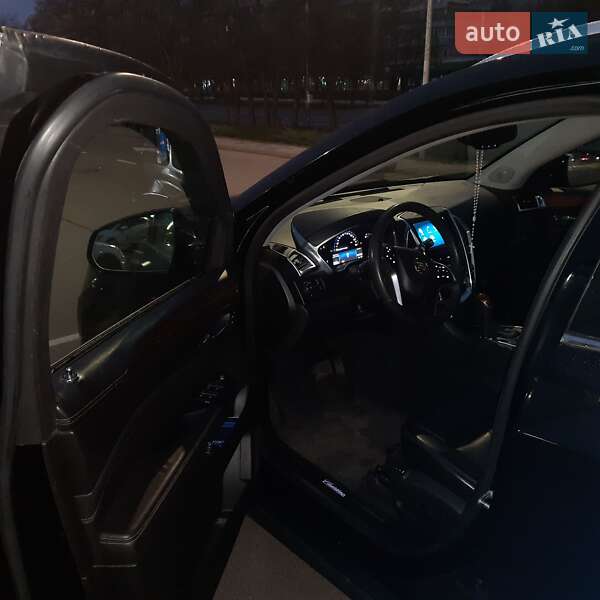 Позашляховик / Кросовер Cadillac SRX 2013 в Києві