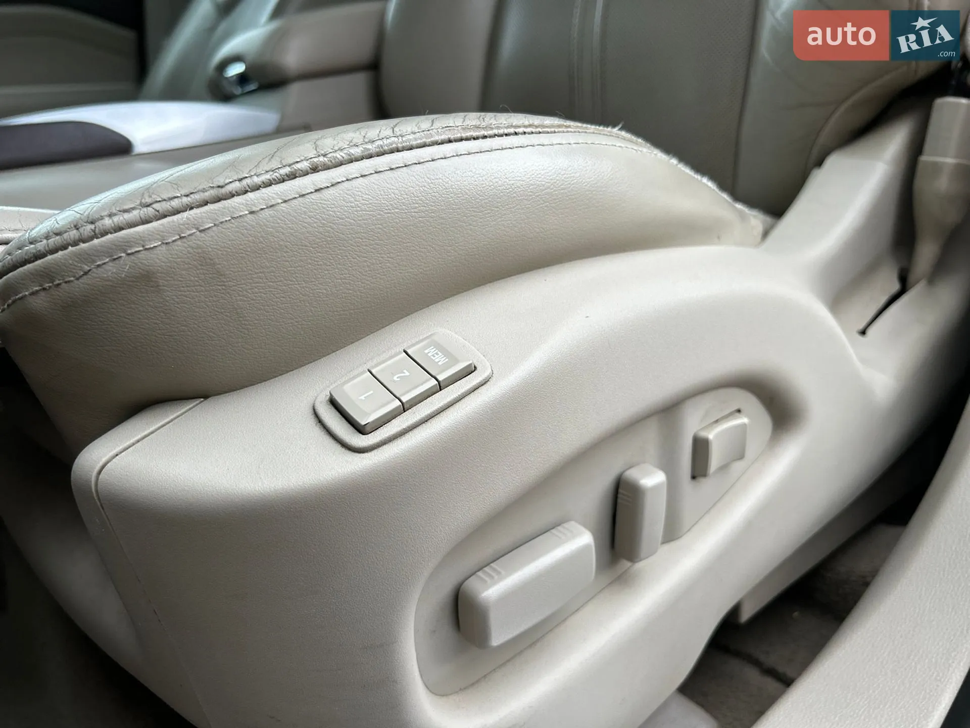 2010 Cadillac SRX - мініатюра 16