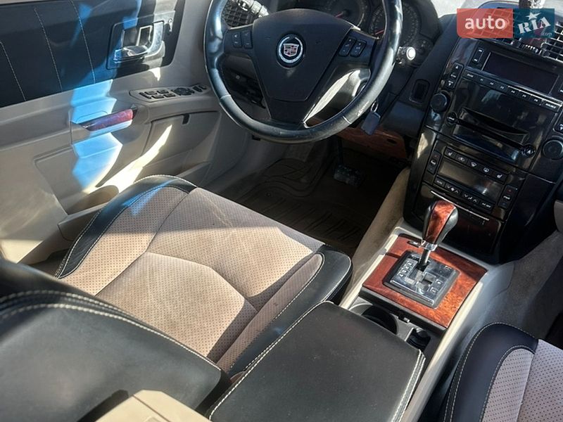 Внедорожник / Кроссовер Cadillac SRX 2004 в Тернополе