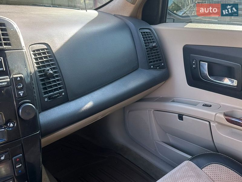 Внедорожник / Кроссовер Cadillac SRX 2004 в Тернополе