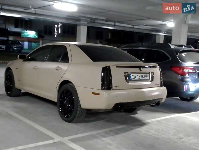 Cadillac STS 2005