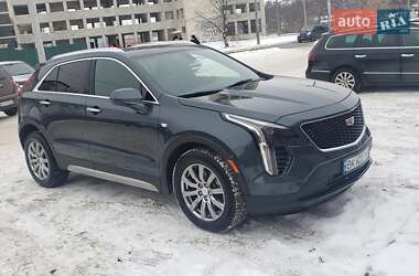 Внедорожник / Кроссовер Cadillac XT4 2019 в 