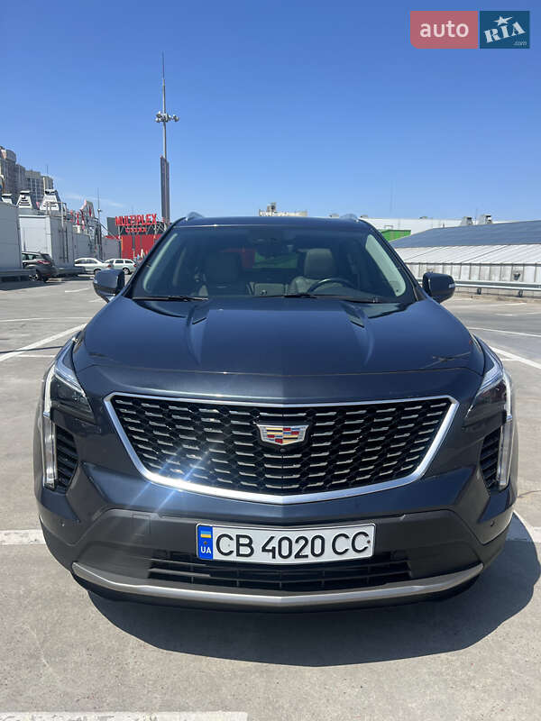 Внедорожник / Кроссовер Cadillac XT4 2018 в Киеве