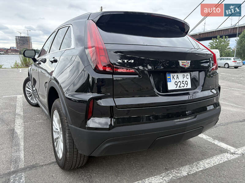 Универсал Cadillac XT4 2023 в Киеве
