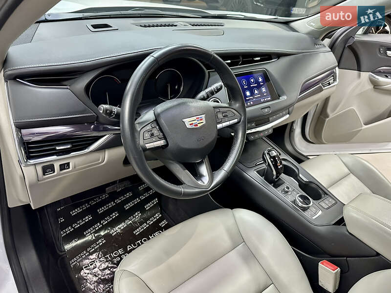 Позашляховик / Кросовер Cadillac XT4 2022 в Києві