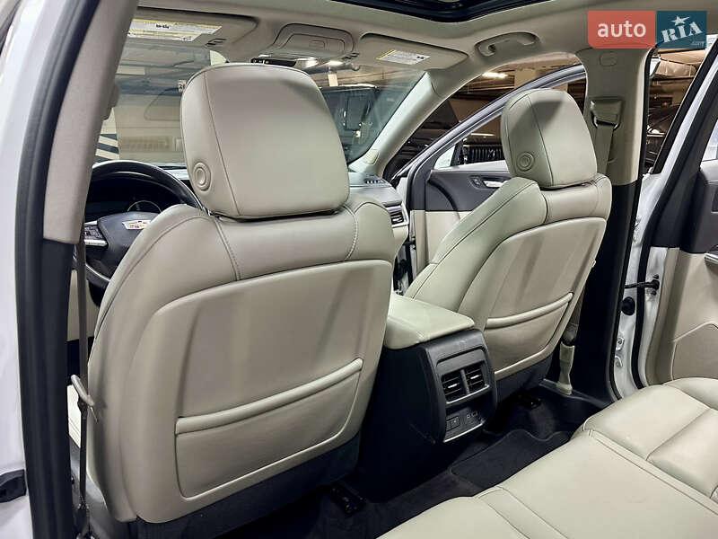 Позашляховик / Кросовер Cadillac XT4 2022 в Києві