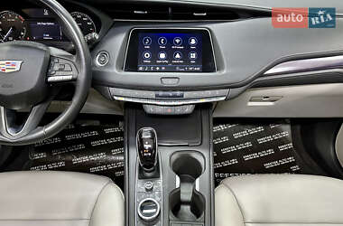 Внедорожник / Кроссовер Cadillac XT4 2022 в 