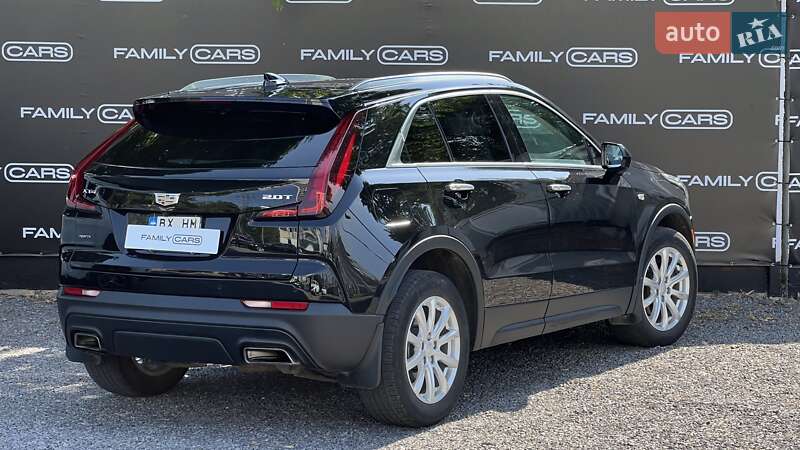 Внедорожник / Кроссовер Cadillac XT4 2018 в Одессе