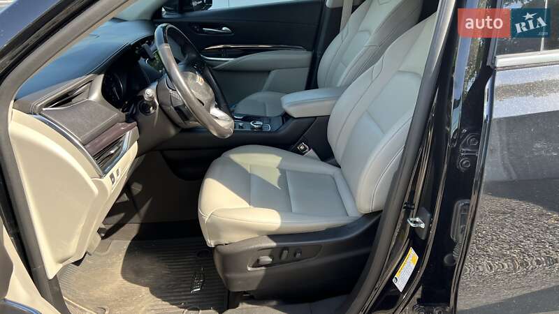 Внедорожник / Кроссовер Cadillac XT4 2018 в Одессе