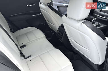 Внедорожник / Кроссовер Cadillac XT4 2019 в 