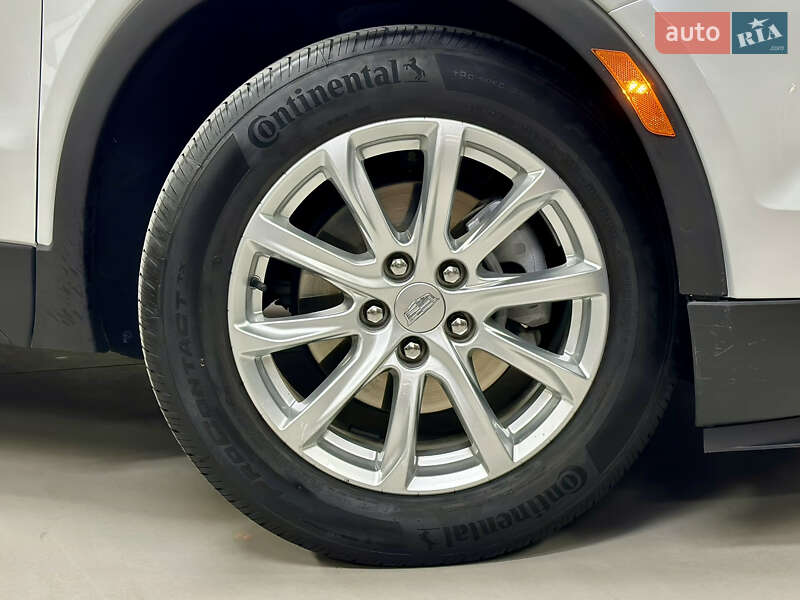 Внедорожник / Кроссовер Cadillac XT4 2022 в Киеве