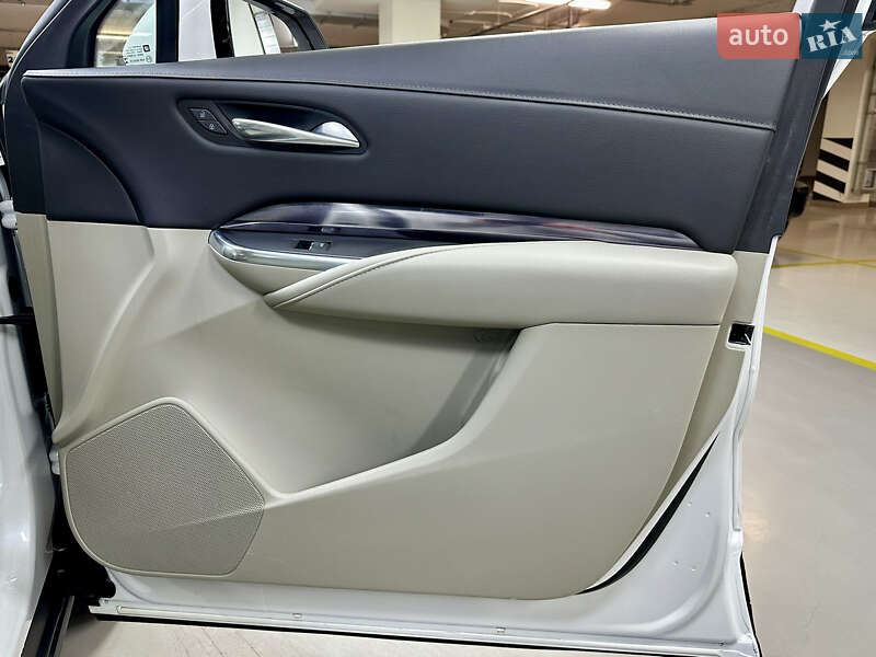 Внедорожник / Кроссовер Cadillac XT4 2022 в Киеве