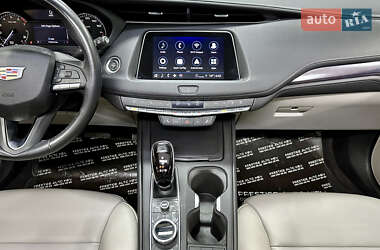 Внедорожник / Кроссовер Cadillac XT4 2022 в 