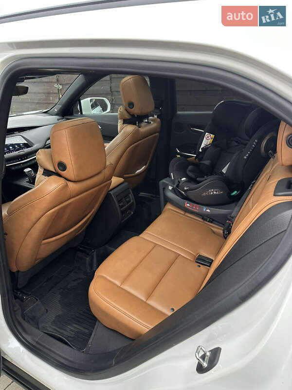 Позашляховик / Кросовер Cadillac XT4 2018 в Києві фото 12 Позашляховик / Кросовер Cadillac XT4 2018 в Києві