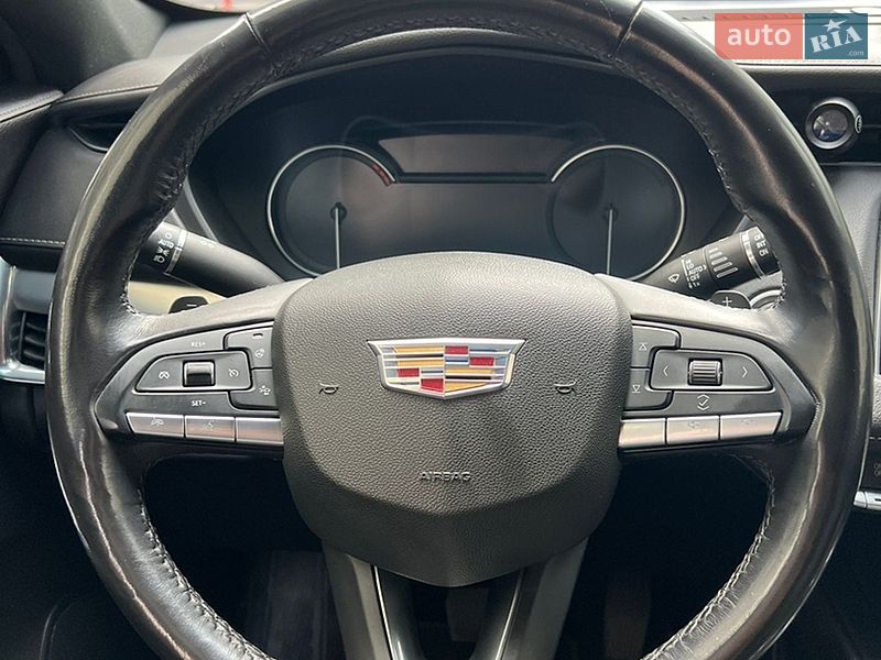 Внедорожник / Кроссовер Cadillac XT4 2020 в Киеве