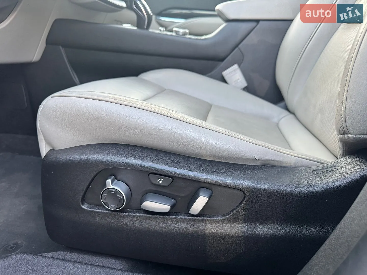2019 Cadillac XT4 - мініатюра 40