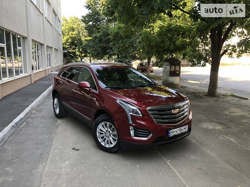 Внедорожник / Кроссовер Cadillac XT5 2016 в 