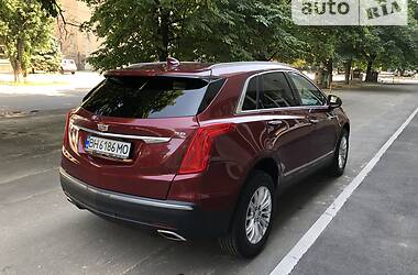 Внедорожник / Кроссовер Cadillac XT5 2016 в 