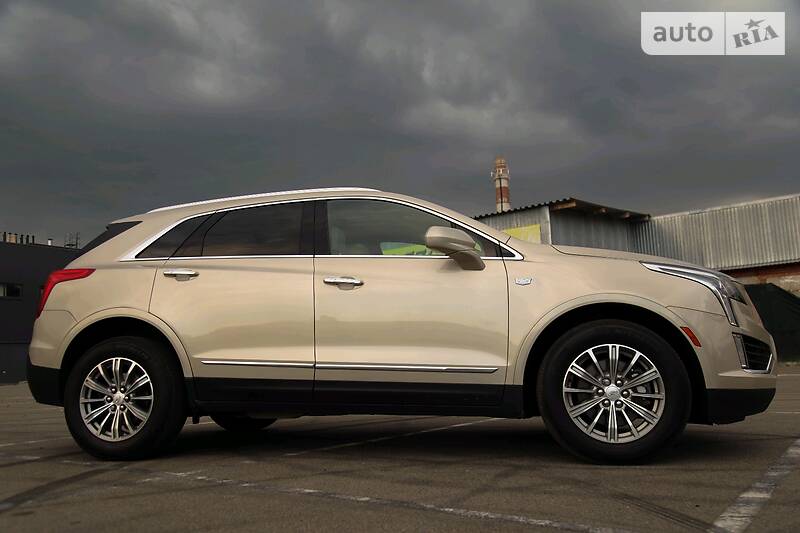 Внедорожник / Кроссовер Cadillac XT5 2016 в Киеве