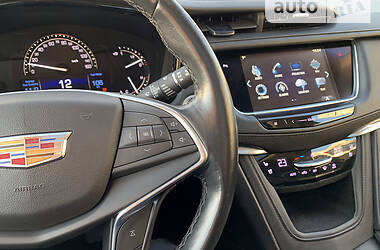 Внедорожник / Кроссовер Cadillac XT5 2018 в 